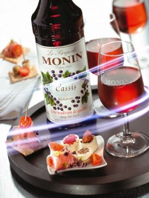 MONIN Blackcurrant syrup ambiant