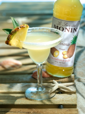 MONIN Pineapple syrup ambiant
